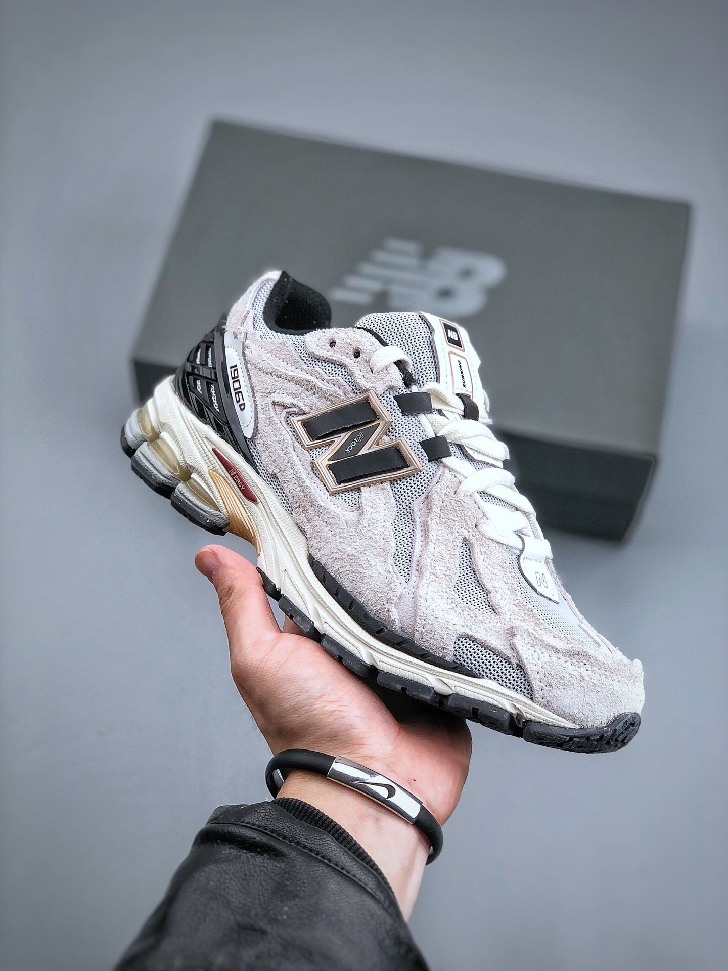 КроссовкиNewBalance1906