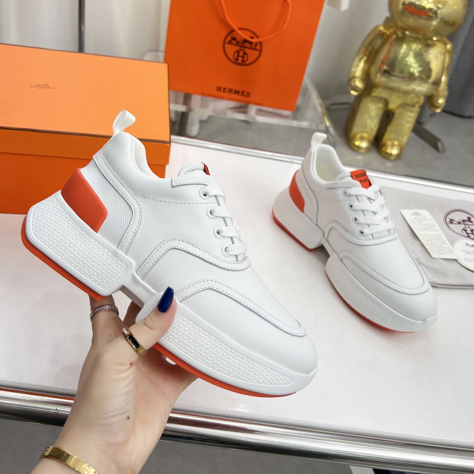 Кроссовки гермес. Кроссовки Hermes. Кроссовки Эрмес женские. Кроссовки Хермес мужские. Кроссовки Эрмес мужские.