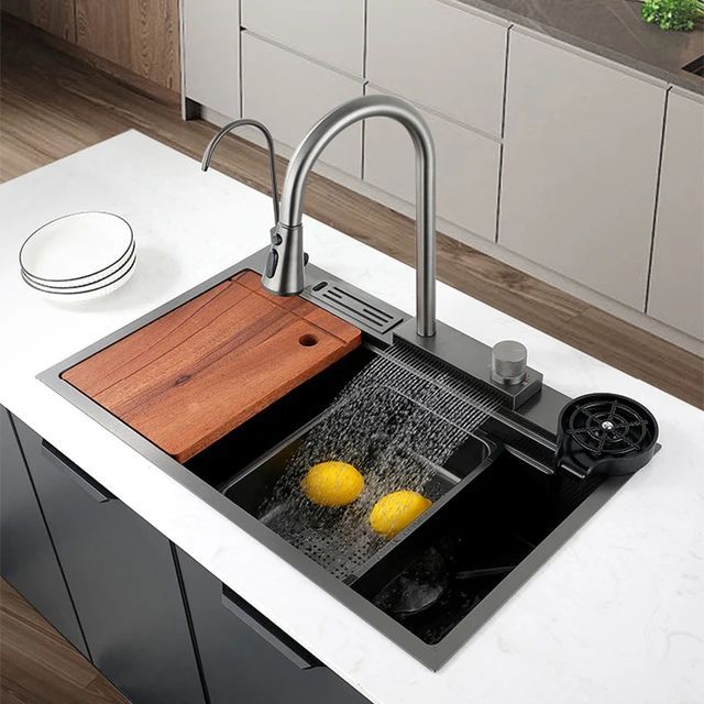 Multifunctional waterfall kitchen sink. Nano 304 кухонная раковина. Кухонная мойка с водопадом. Мойка для кухни с водопадом. Раковина водопад для кухни.