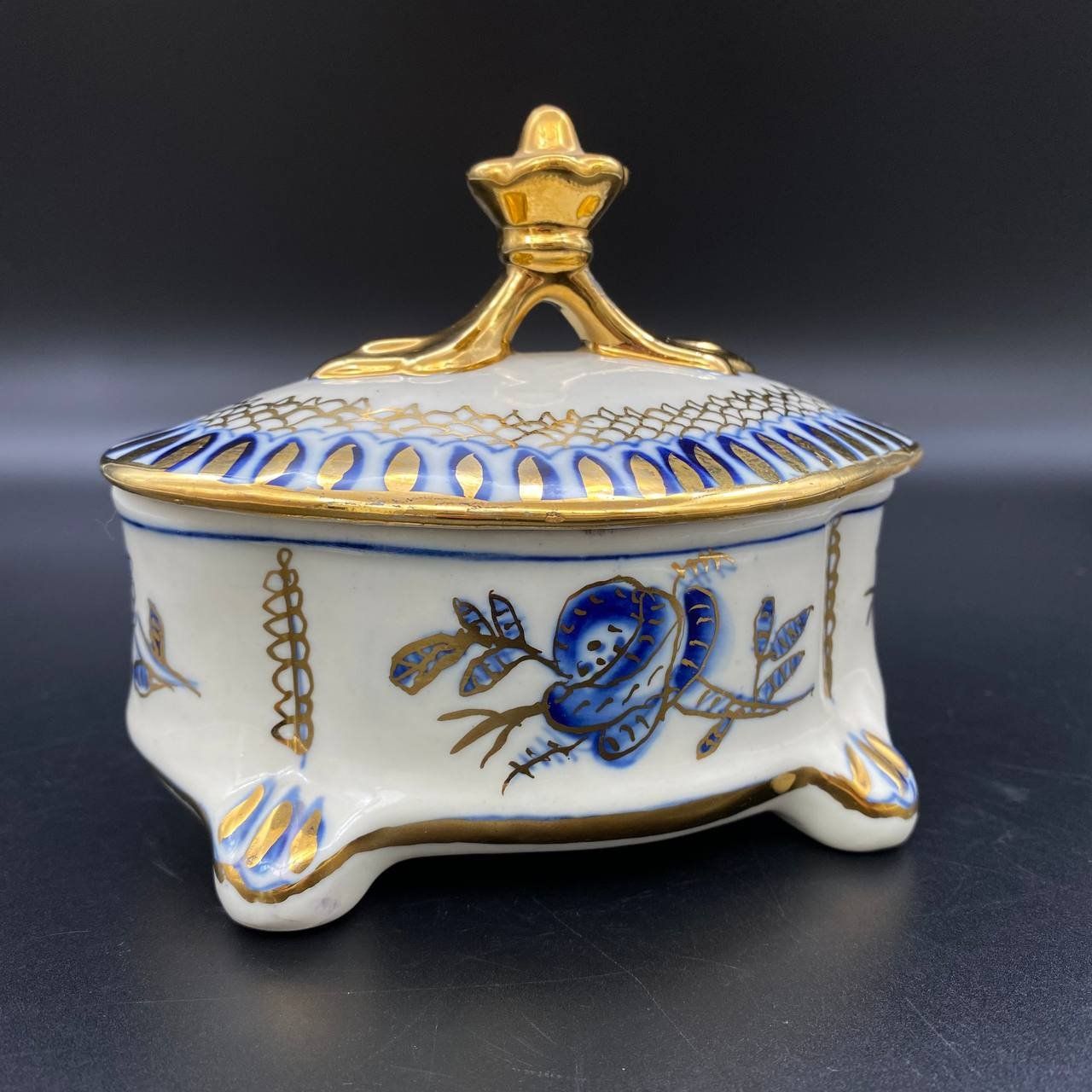 Фарфоровая музыкальная шкатулка. Шкатулка фарфор кобальт lichte. Schumann шкатулка фарфор. Шкатулка шкатулки s-131b. Шкатулка фарфоровая ariane.