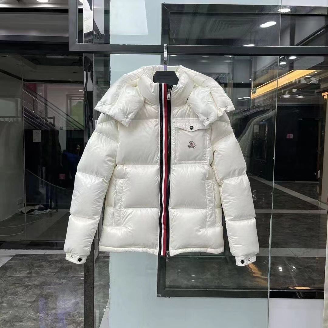 ПальтоутепленноеMONCLER