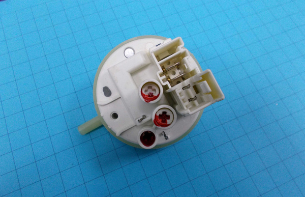 Где находится прессостат в стиральной машине А