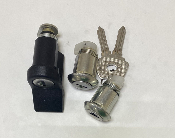 Личинки замков с корпусом багажника ВАЗ 2110 в комплекте (3 личинки + 2 ...