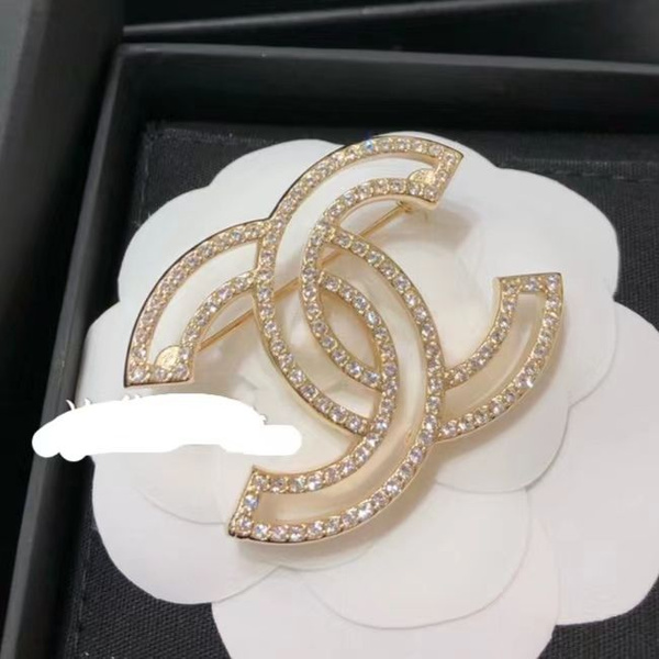 CHANEL брошь - купить с доставкой по выгодным ценам в интернет-магазине ...