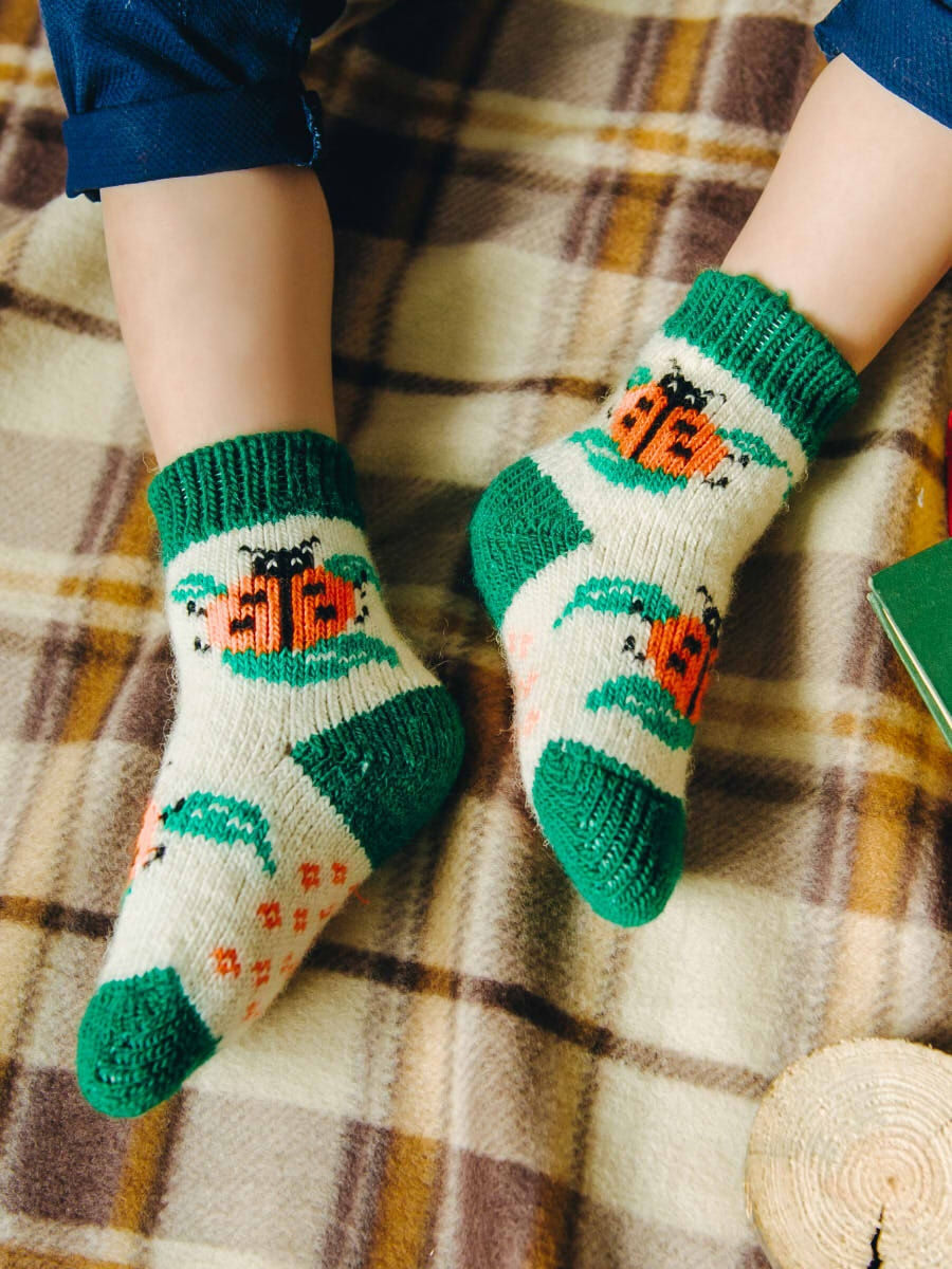 Шерстяные носки. Шерстяные носки бабушкины. Носки детские шерстяные. Носки новогодние детские. Игра бабушкины носки