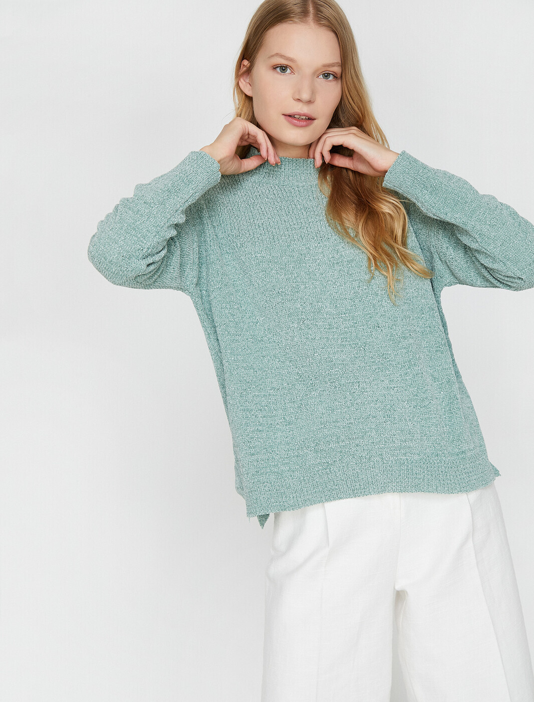 Материал свитера. Фиолетовая демисезонный свитер. Свитер материал. Свитер фуксия женский. Свитер материал.