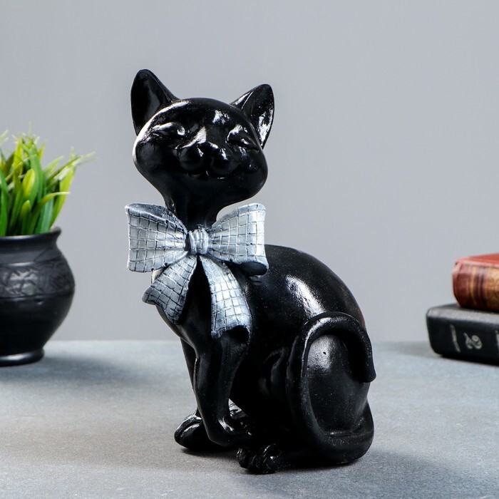 Black cat фигурка кота. Фигурка кот. Черный кот фигурка. Статуэтка "кот".