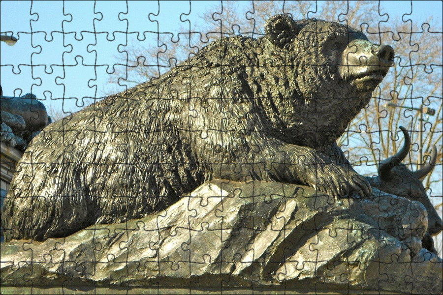 Brown University gets new bear statue - YouTube