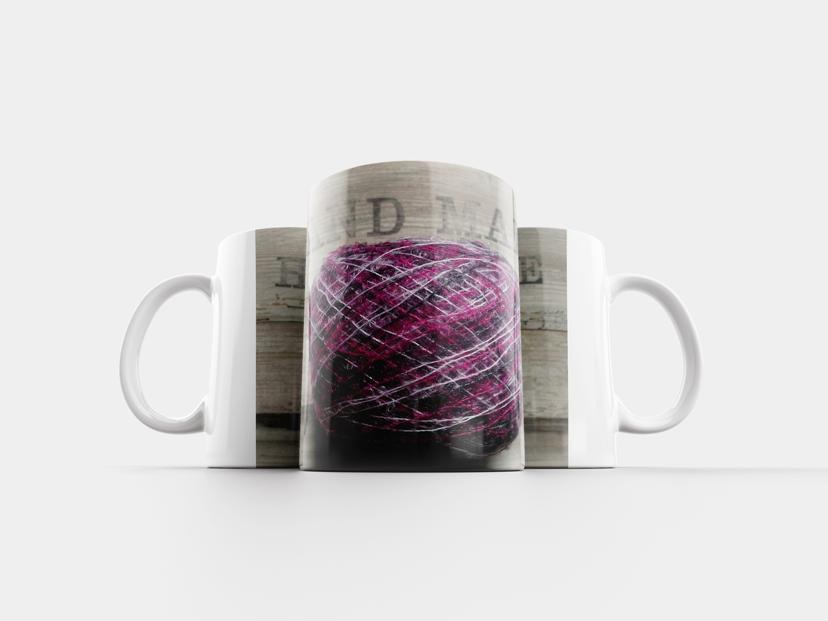 Кружка рукоделие. Кружка рукоделие. Кружка с новогодним декором. Кружки рукоделия. Новогодняя кружка из полимерной глины.