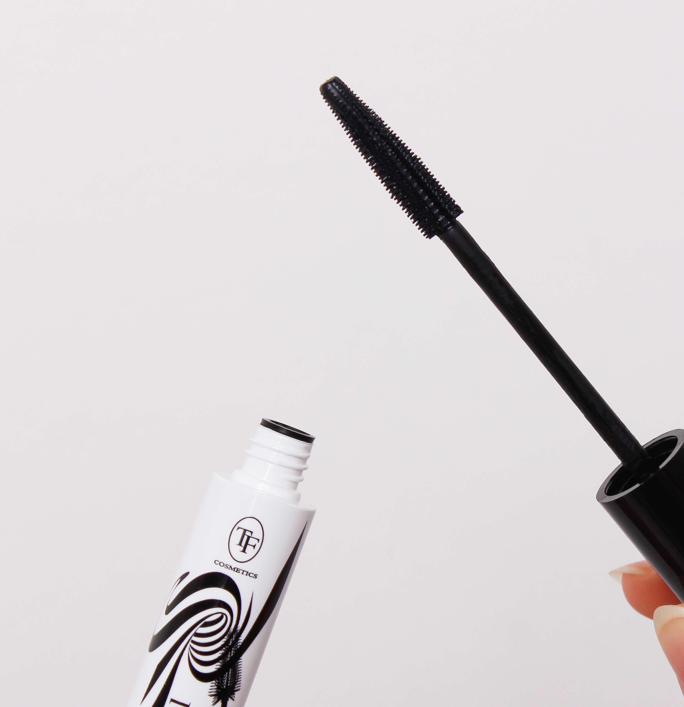 Tf cosmetics тушь. Тушь TF Cosmetics. Тушь для ресниц TF Black White.