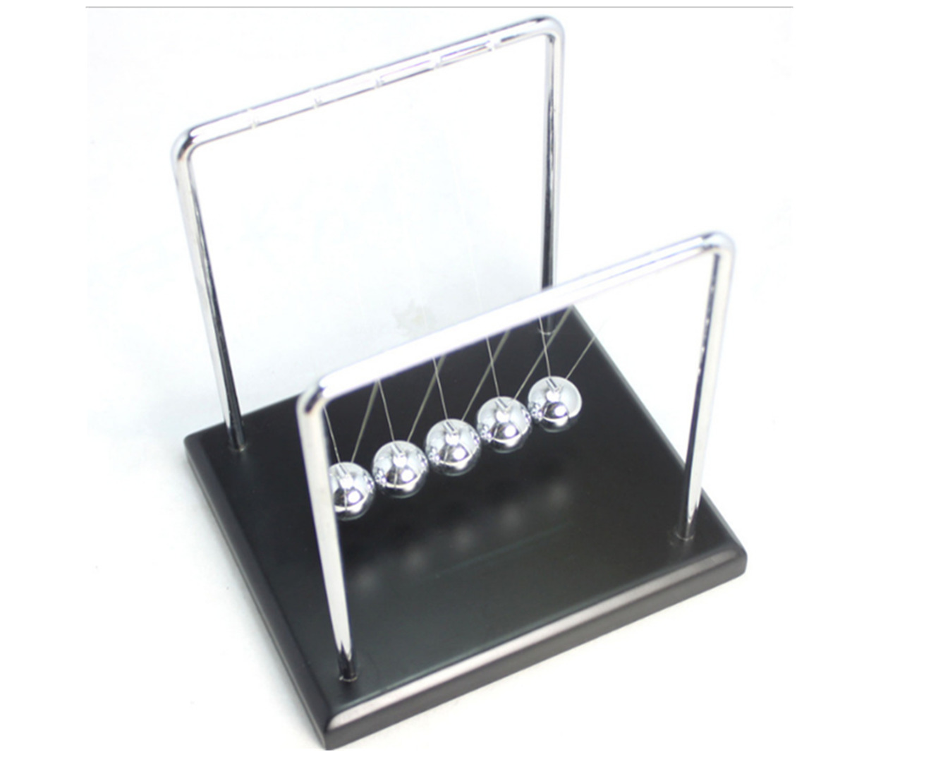 Стальной балансировочный мяч Newton Cradle