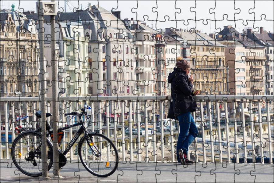 Велосипедиста на мосту