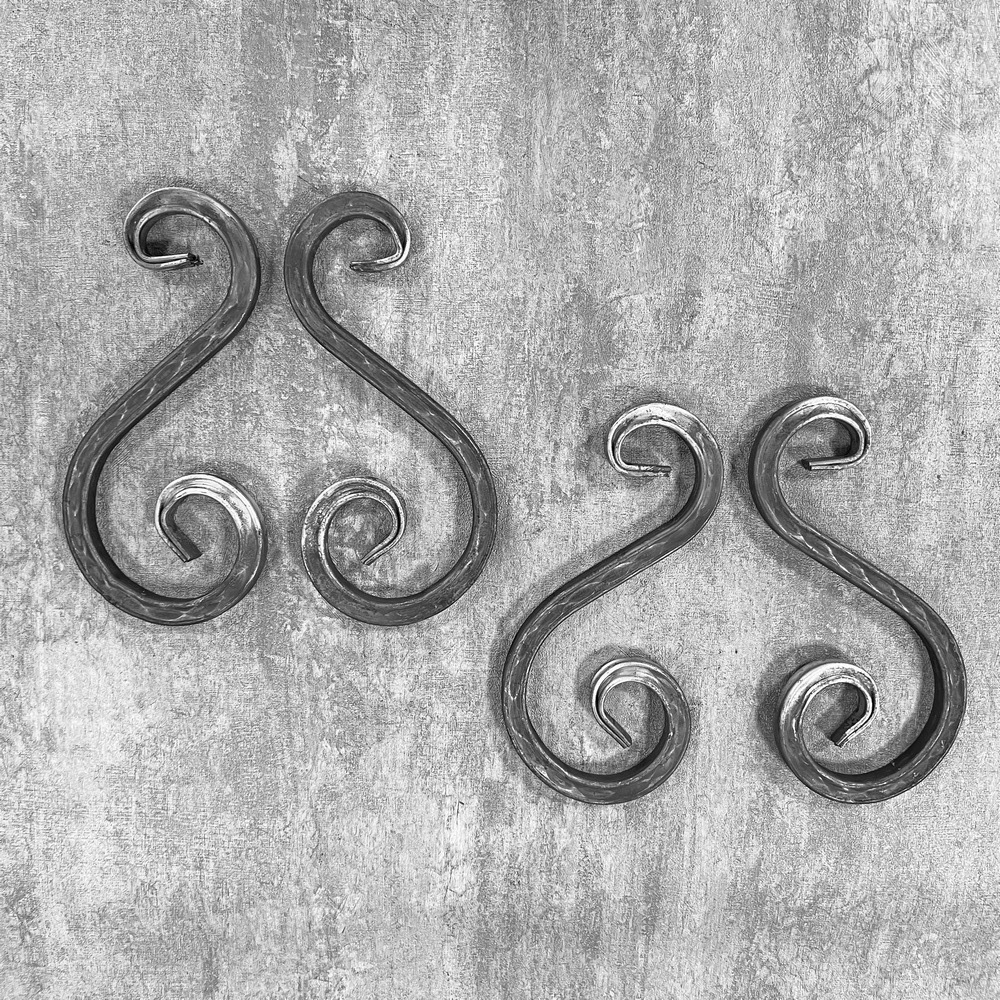 кованые вензеля. вензель кованый т15. вензель т10-240-150. холодная ковка из профильной трубы 15х15. орнаменты для ковки.