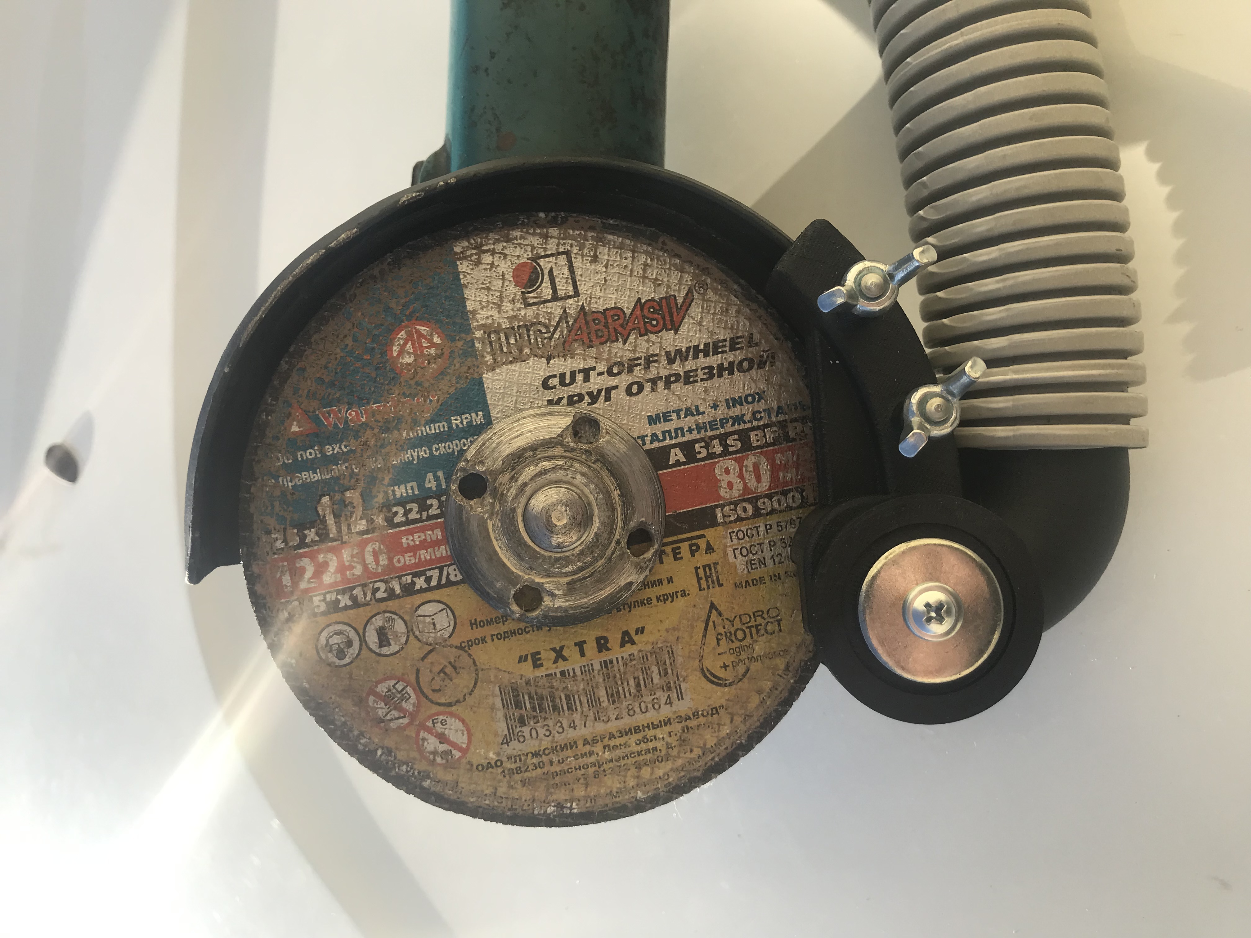 Пылеотвод для ушм 125. Пылеотвод пылеуловитель на кожух для болгарки ушм 125 мм. Пылеуловитель для болгарки 125. Makita 3612 пылеотвод. Пылеуловитель для болгарки 125.