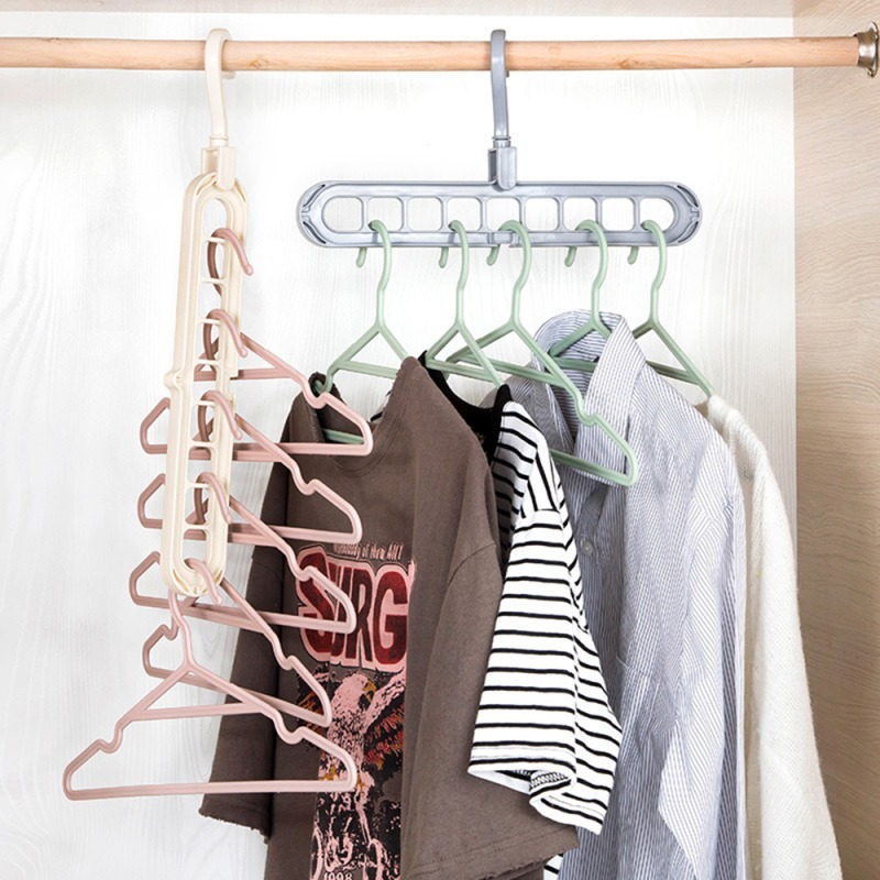 Вешалки для одежды в шкаф
