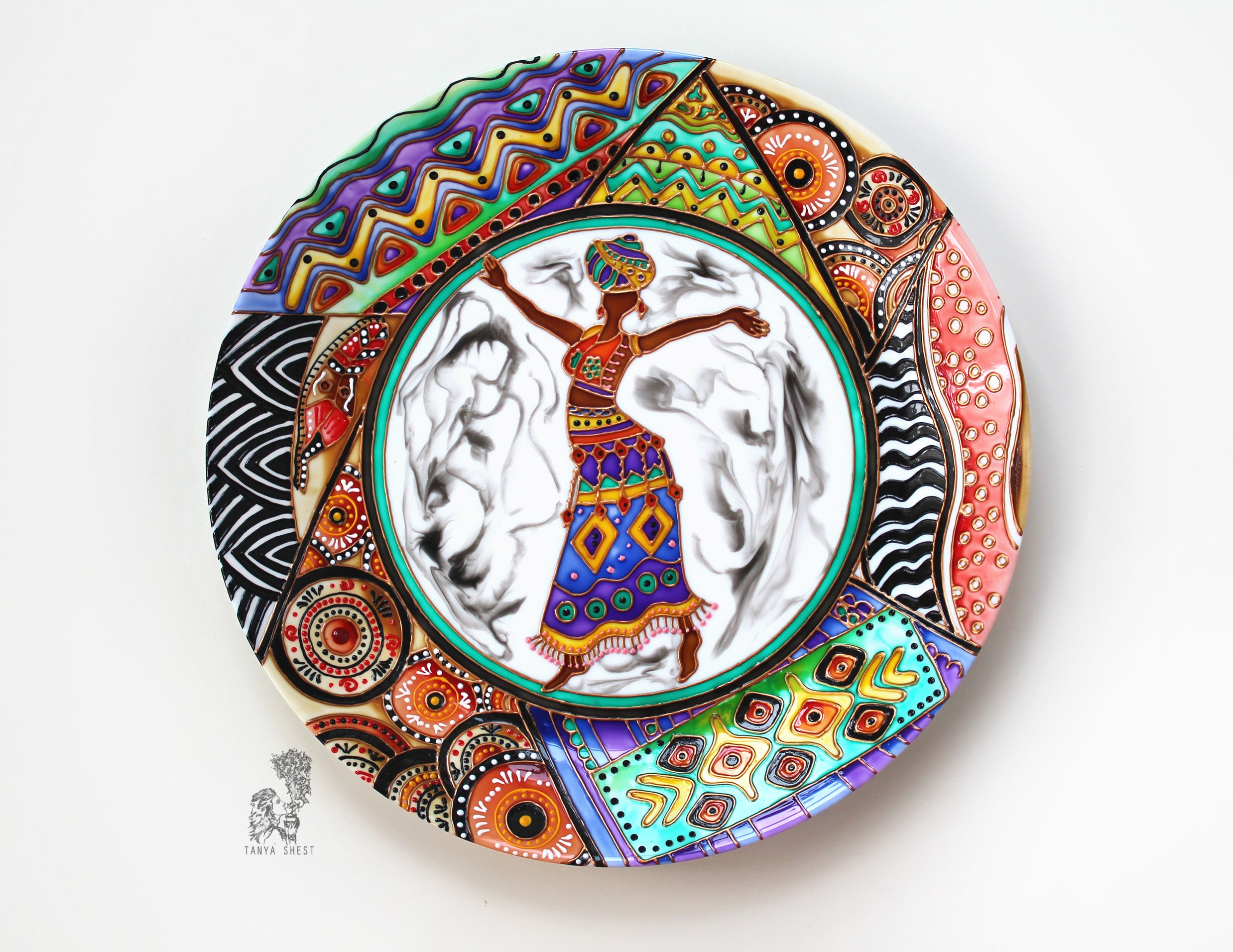Тарелка декоративная в африканском стиле