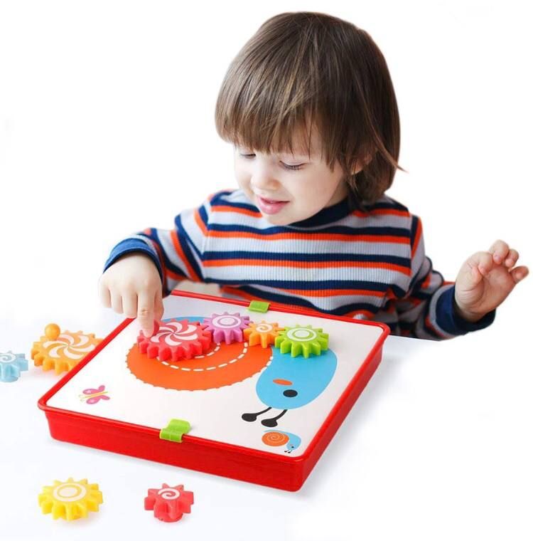 Игры игрушки. Creative Gear шестеренки мозаика. Игрушка с шестеренками для малышей. Мозаика с шестеренками для детей. Развивающие игры для детей шестерёнки.