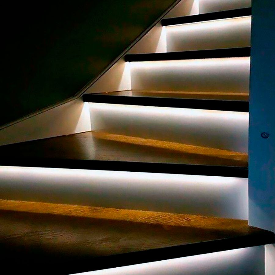 Подсветка лестницы. M5450b7 подсветка лестницы. Stairslight автоматическая подсветка лестниц. Подсветка ступеней jd13. Подсветка лестницы на ступенях.