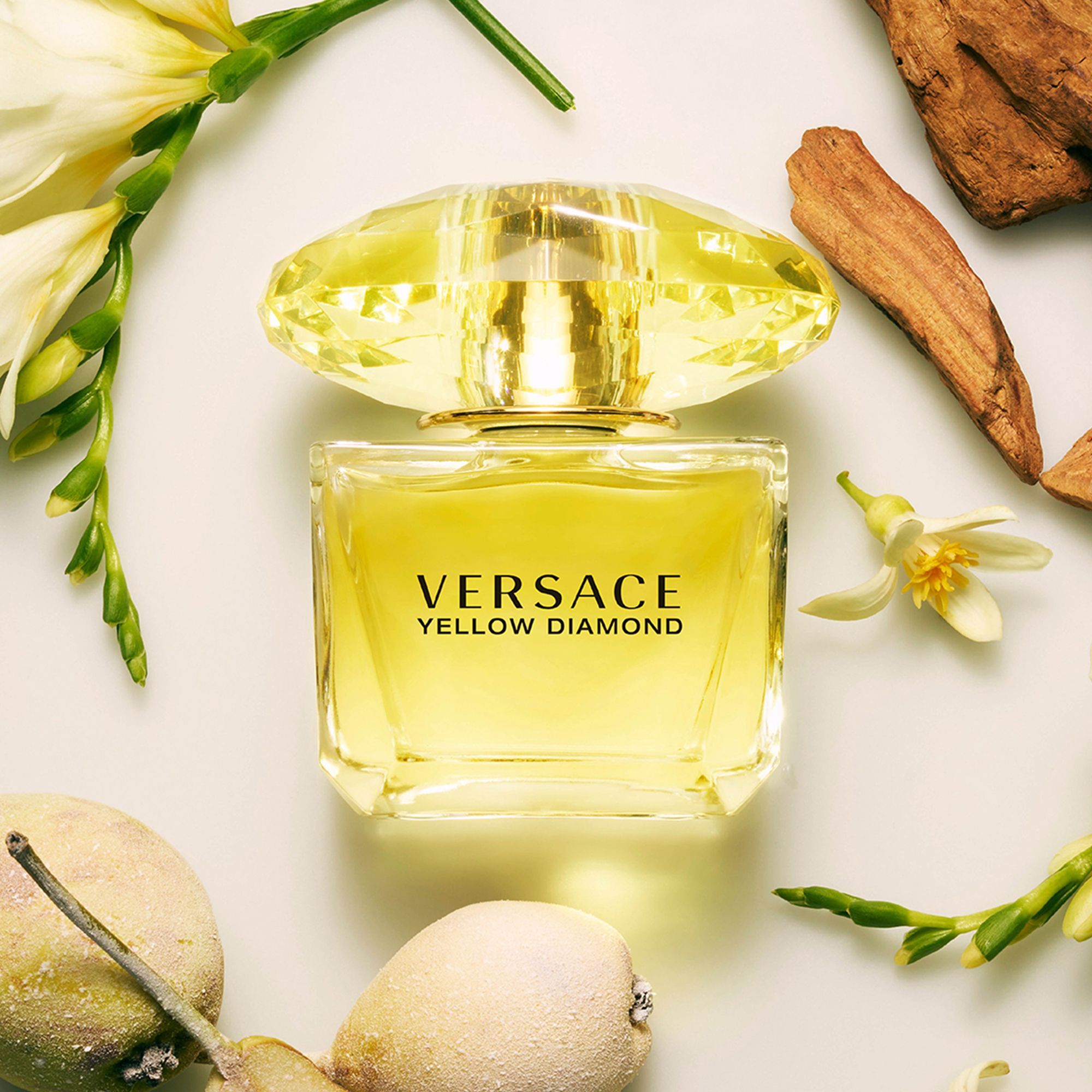 Yellow Diamond Versace 90 мл. Духи Версаче Йеллоу Даймонд. Туалетная вода Versace Yellow Diamond. Versace Yellow Diamond 90 ml.