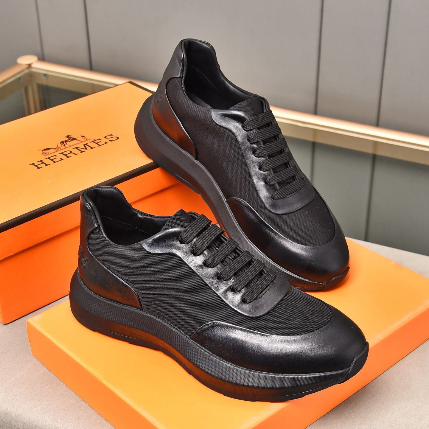 Кроссовки гермес. Кроссовки Гермес женские. Кроссовки Hermes женские оригинал. Кроссовки Hermes мужские. Кроссовки Hermes мужские в жизни.