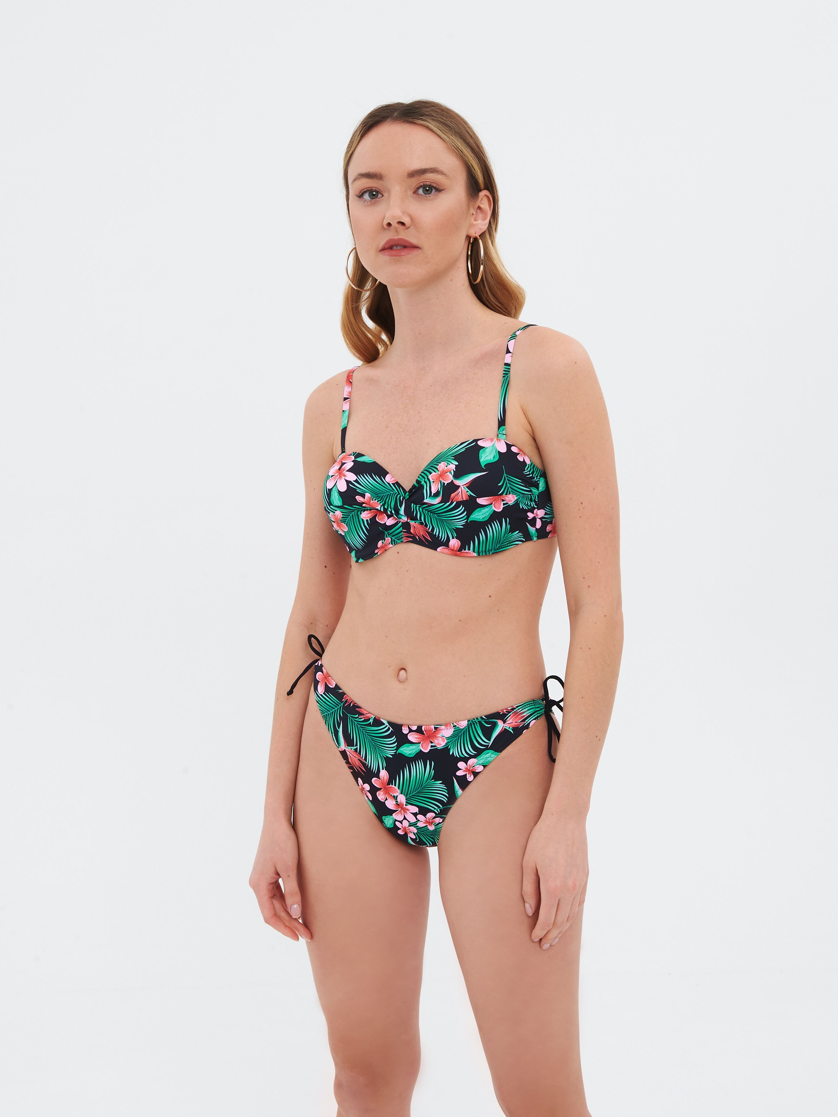 Марго купальники. Марго купальники. Марго купальники. Купальник calvin klein слитный черный. Мария корнеева-бибилова (марго в купальнике.