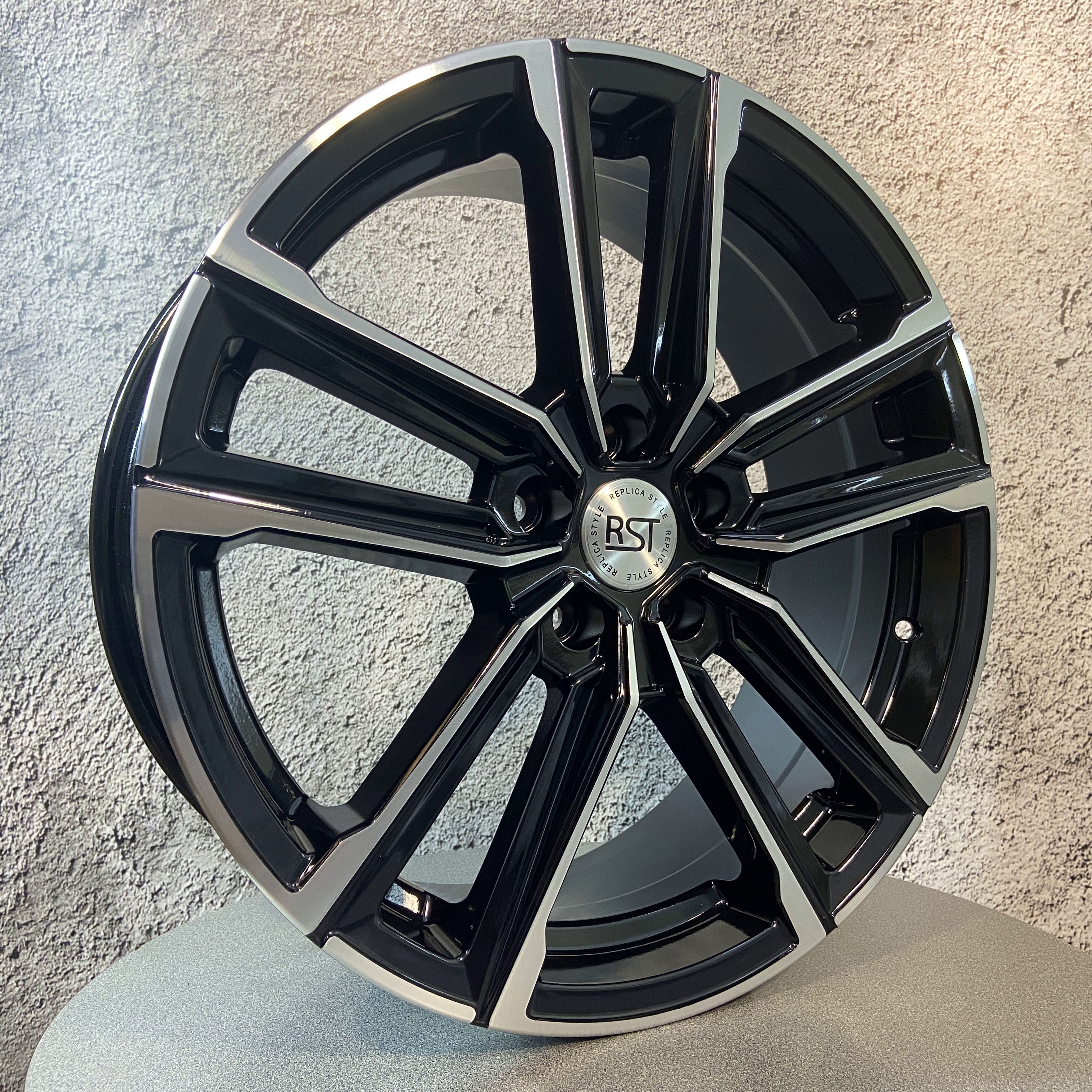 RST Колесный диск Литой 18x7