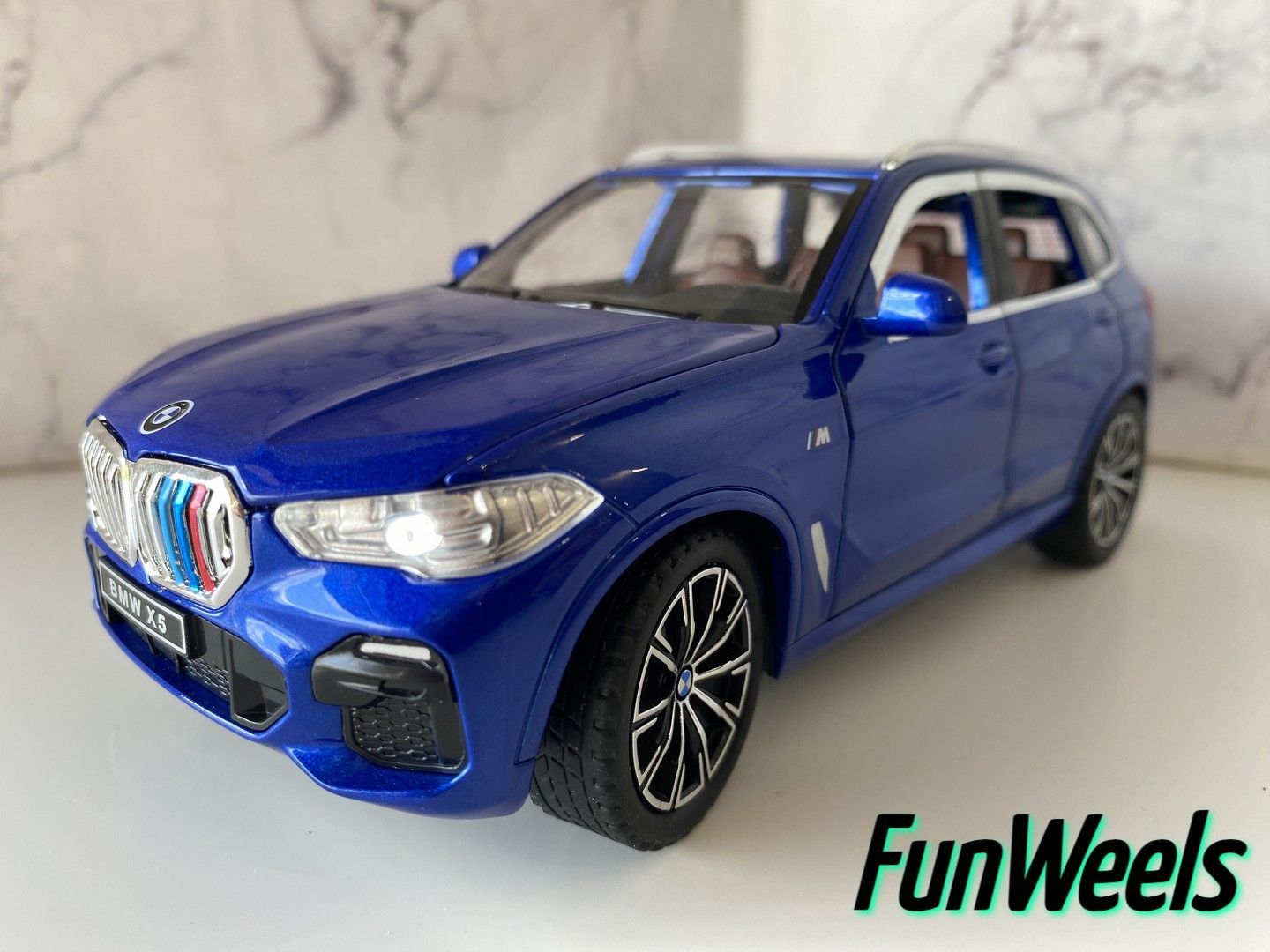 Металлическая инерционная машинка BMW X5 / масштаб 1:24 - купить с  доставкой по выгодным ценам в интернет-магазине OZON (814819939)