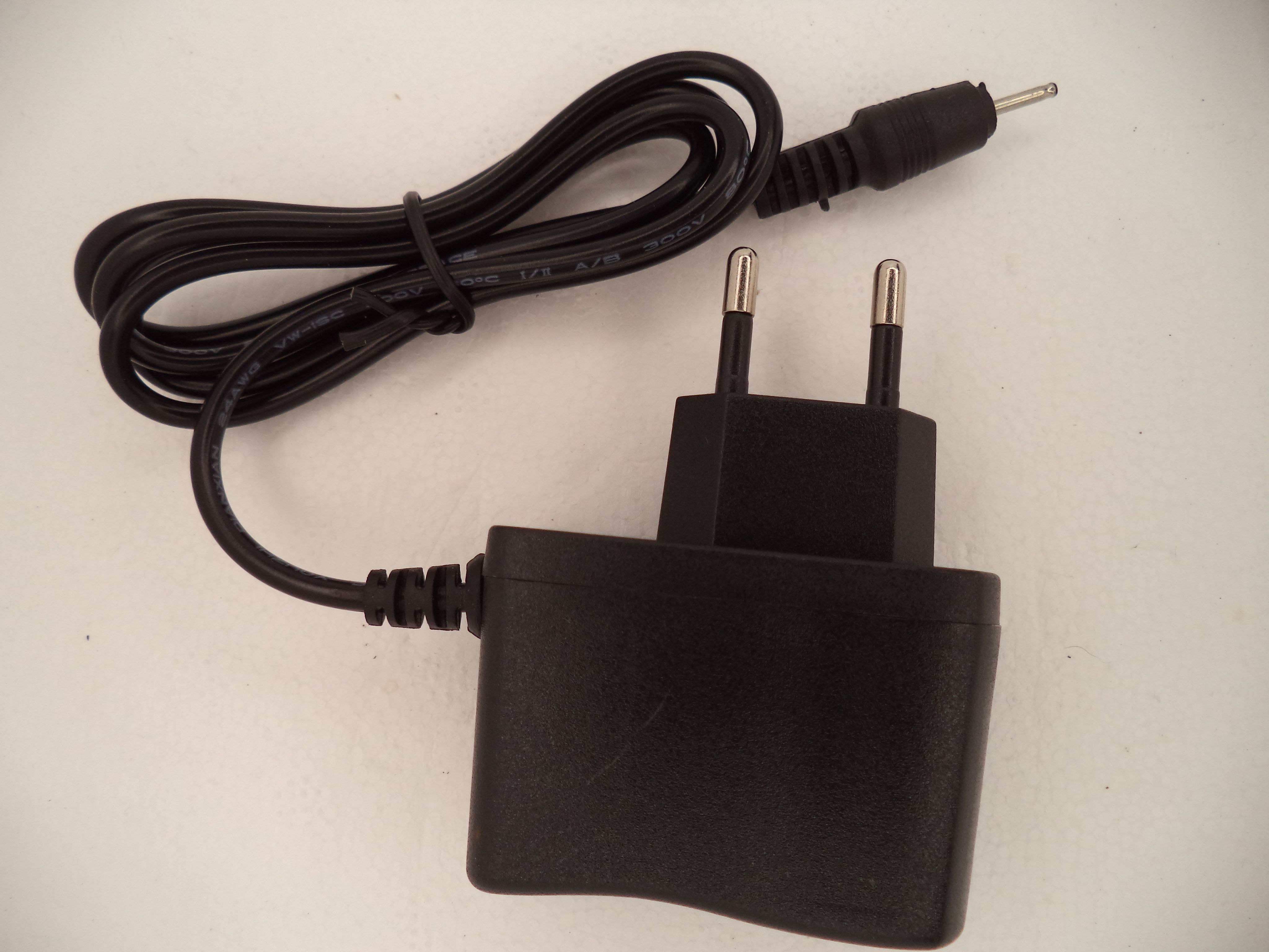 Сетевоезарядноеустройство/зарядкадляNokia(Нокиа)6101/1000mA/штекер2,0мм