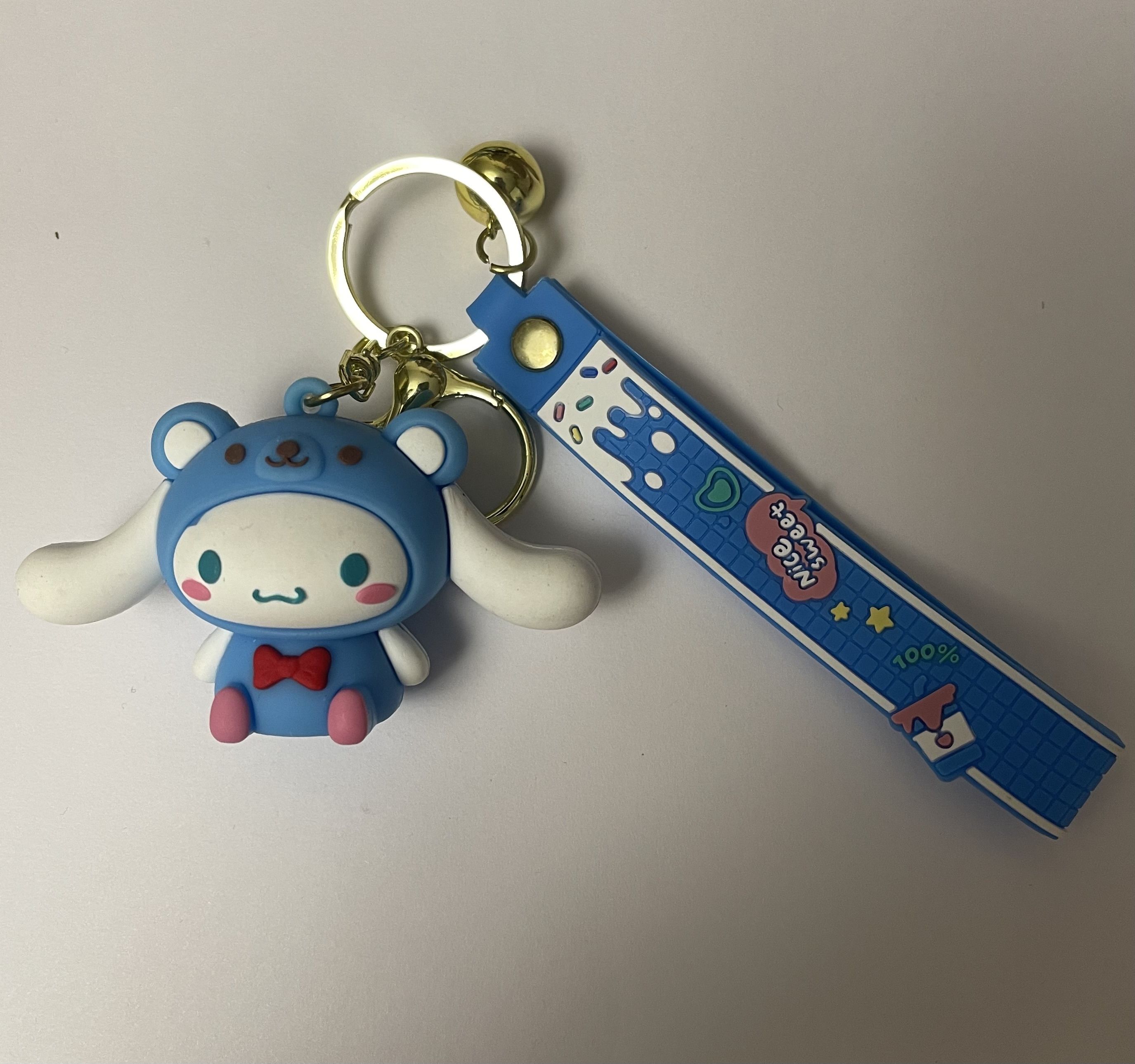 Брелок-игрушка аниме Hello Kitty Синомору Cinnamoroll в костюме мишки -  купить с доставкой по выгодным ценам в интернет-магазине OZON (1314796542)