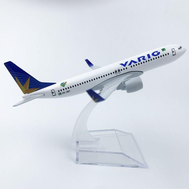 Металлическая модель самолета Boeing 737 Varig #1