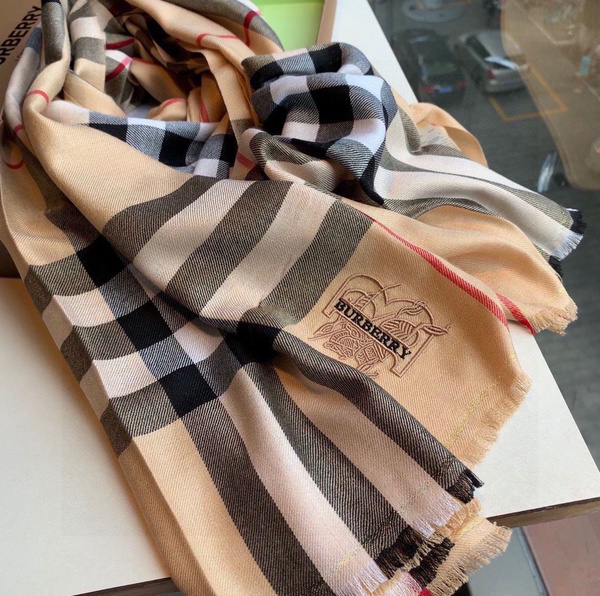 Burberry Палантин - купить с доставкой по выгодным ценам в интернет ...