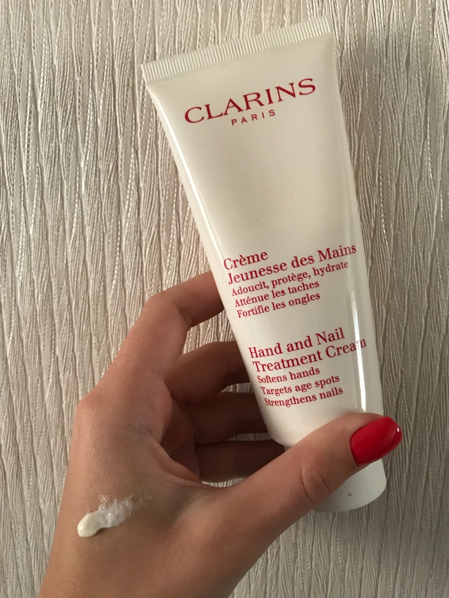 Clarins jeunesse des mains. Крем кларанс для рук для рук Jeunesse des. Крем Clarins Creme mains. Крем для рук Jeunesse des mains. Омолаживающий крем для рук Clarins Jeunesse des mains.