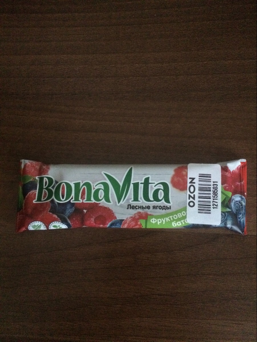 Plus berry. Фруктовый батончик Bona Vita клубника. Фруктовый батончик Bona Vita Лесные ягоды.