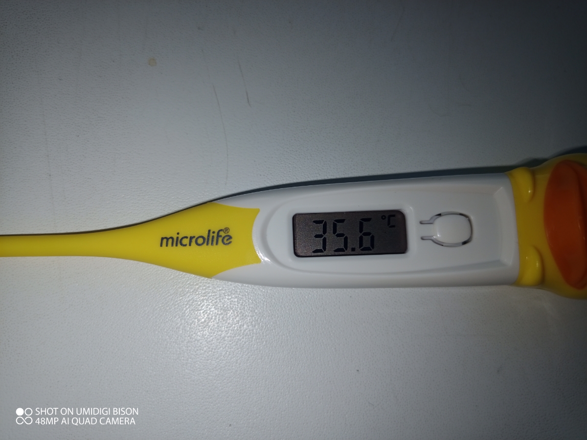 упаковано огонь, всё вроде нормально, при измерении температуры подмышкой 35,6-36,0 оральный 36,9-36,8 , в рекомендацыях смотрите сами, вся электроника мозг бьёт, всем всего...