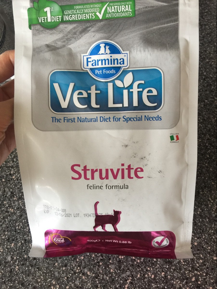 Vet life renal купить. Farmina vet Life Struvite 400г. Фармина 25166 vet Life Struvite сух.д/кошек при мкб струвитного типа 400г. Vet Life Urinary для кошек. Farmina Urinary Struvite.