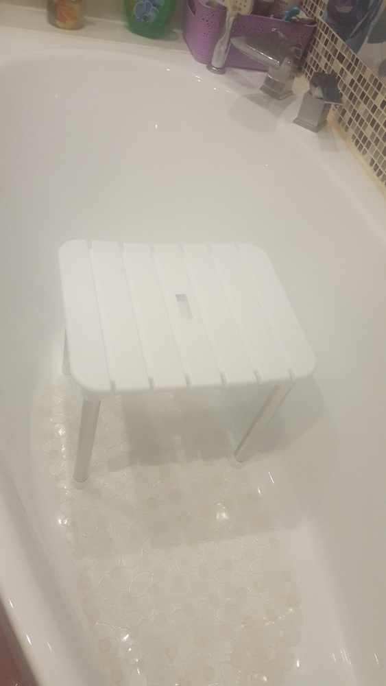 Табуретка в ванную для пожилых