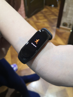 Fitnes Braslet Xiaomi Mi Band 4 Chernyj