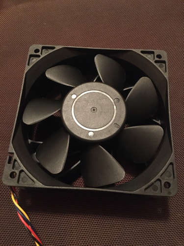 мощный вытяжной вентилятор 150 мм. нормальный вентилятор. вентилятор крутится. нормальный вентилятор. вентилятор bimatek sf302.