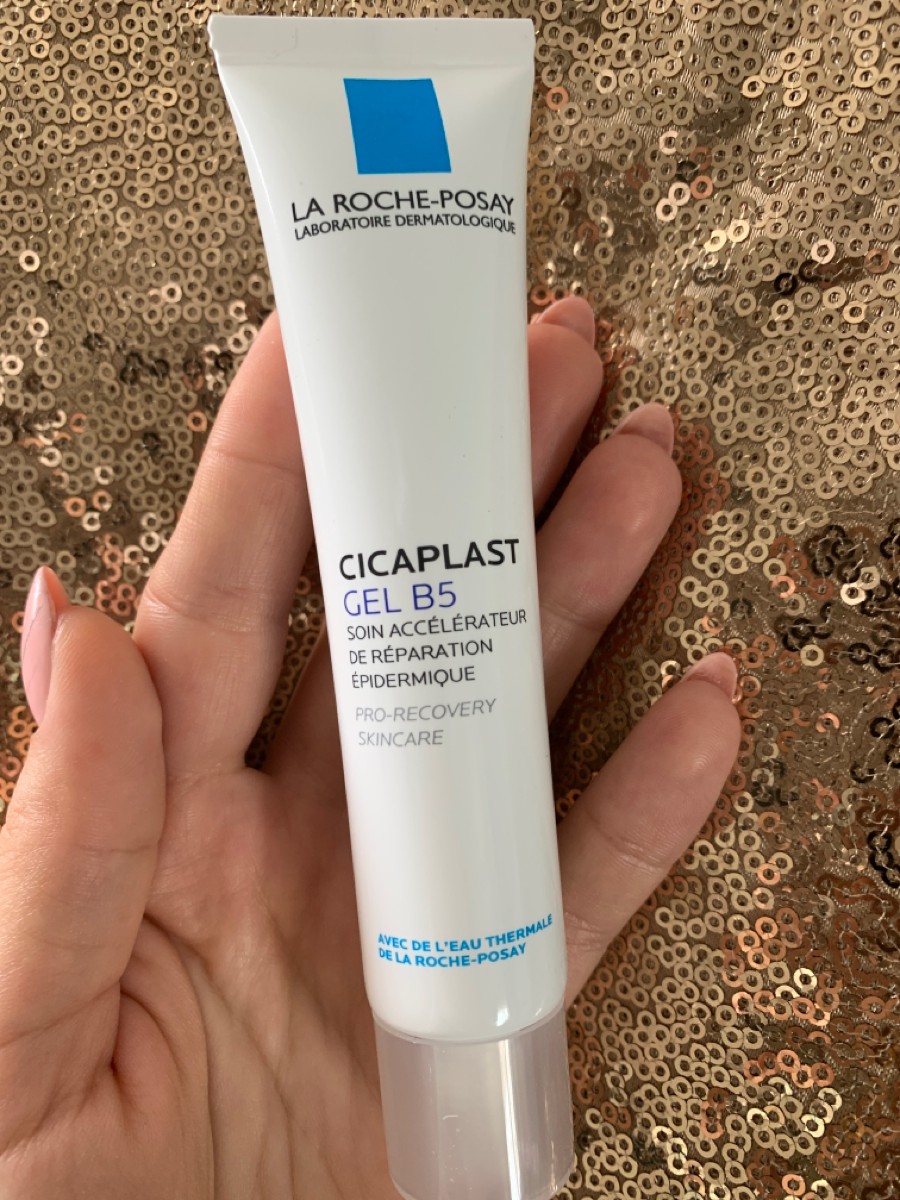 La Roche Posay Cicaplast b5 Serum. La Roche Posay Cicaplast. La Roche Posay Cicaplast mains.