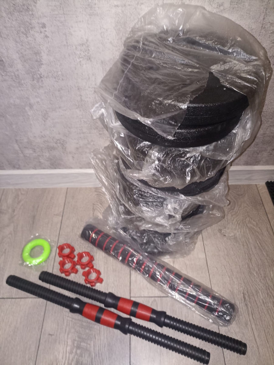 пришло в порванной коробке и порванной мешке.на одном грифе повреждена резьба.некоторые грузы на 100гр легче. в общем достаточно габаритные. попробуем. бонус экспандер