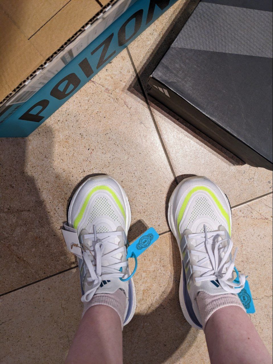 custom review-Adidas ULTRABOOST LIGHT Устойчивая к истиранию Низкая Обувь для Беговых Тренировок на Длинные дистанции Женская