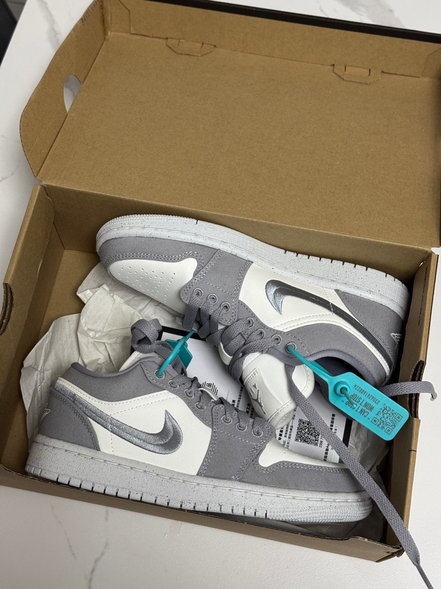 custom review-Jordan Air Jordan 1 SE 'Свет Стальной GREY' Низкий Топ Винтажные Баскетбольные Кроссовки Женские Серый Белый