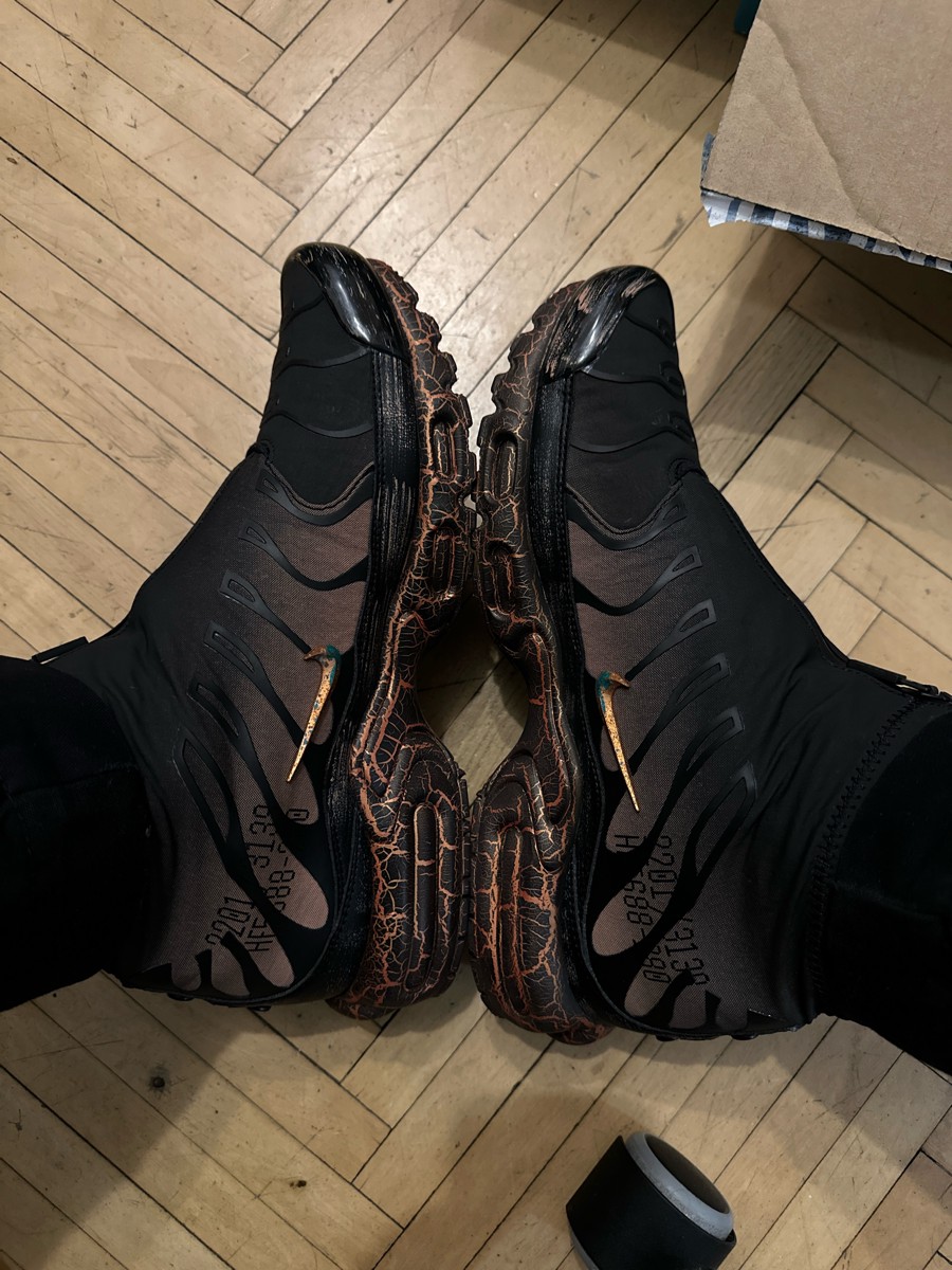 custom review-Nike Air Max Plus Водонепроницаемый MID Топ Повседневный Городской Коммутирование Беговые кроссовки Мужской Черный Серый