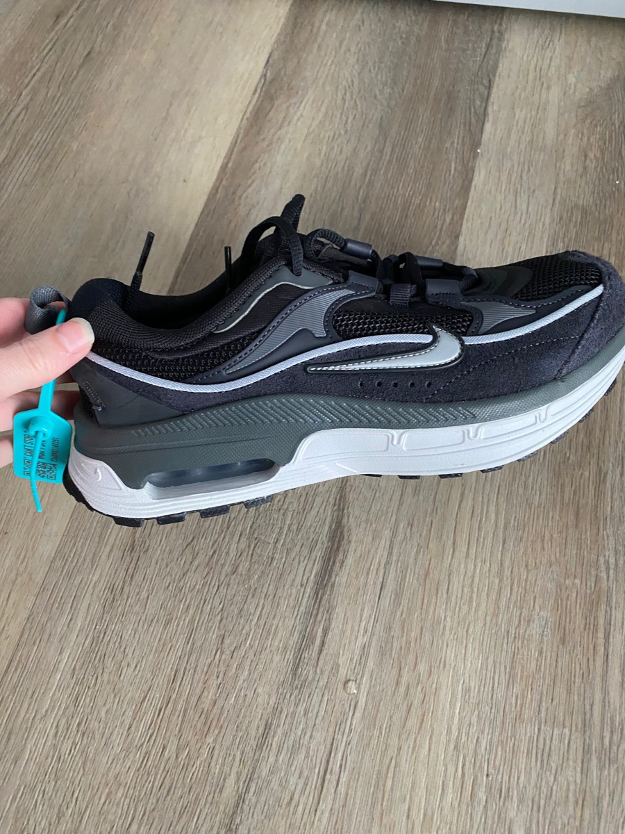 custom review-Nike Air Max Bliss Low Топ Casual Женский Черный Белый