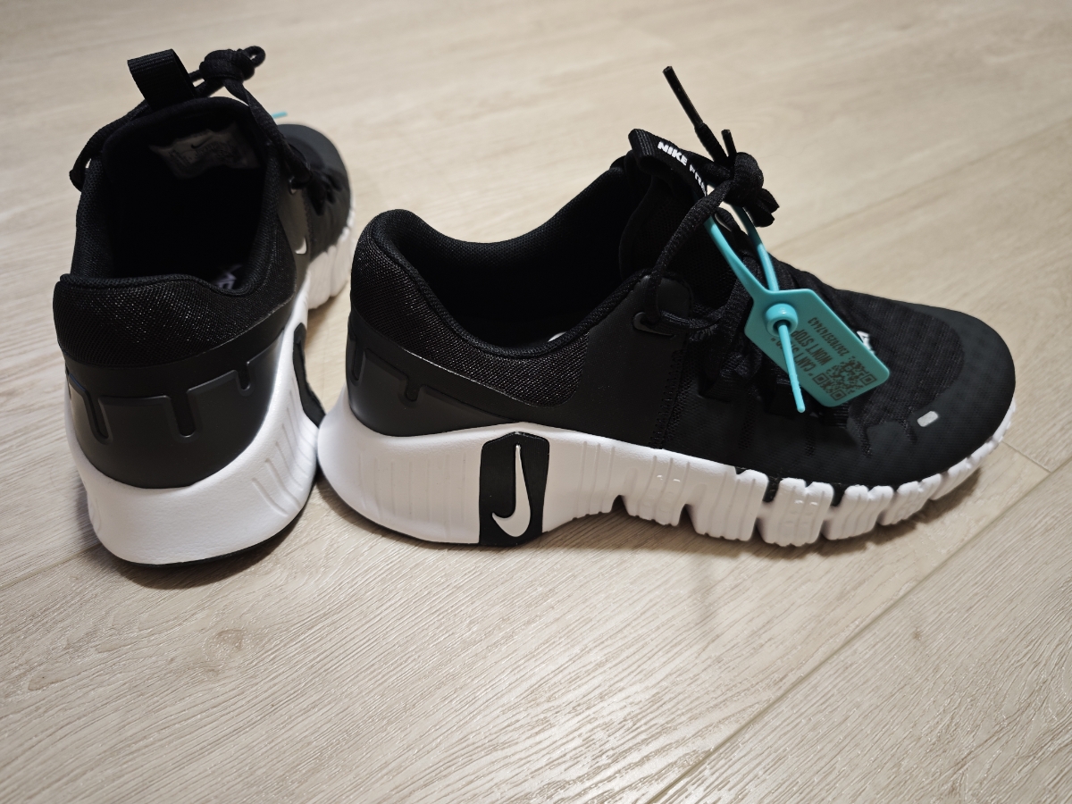 custom review-Nike Free Metcon 5 Low Топ Кроссовки для тренировок Женские Черный Белый