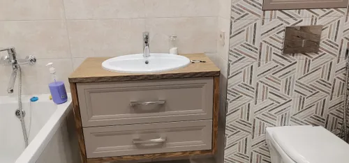 Подвисная тумбочка в ванную комнату