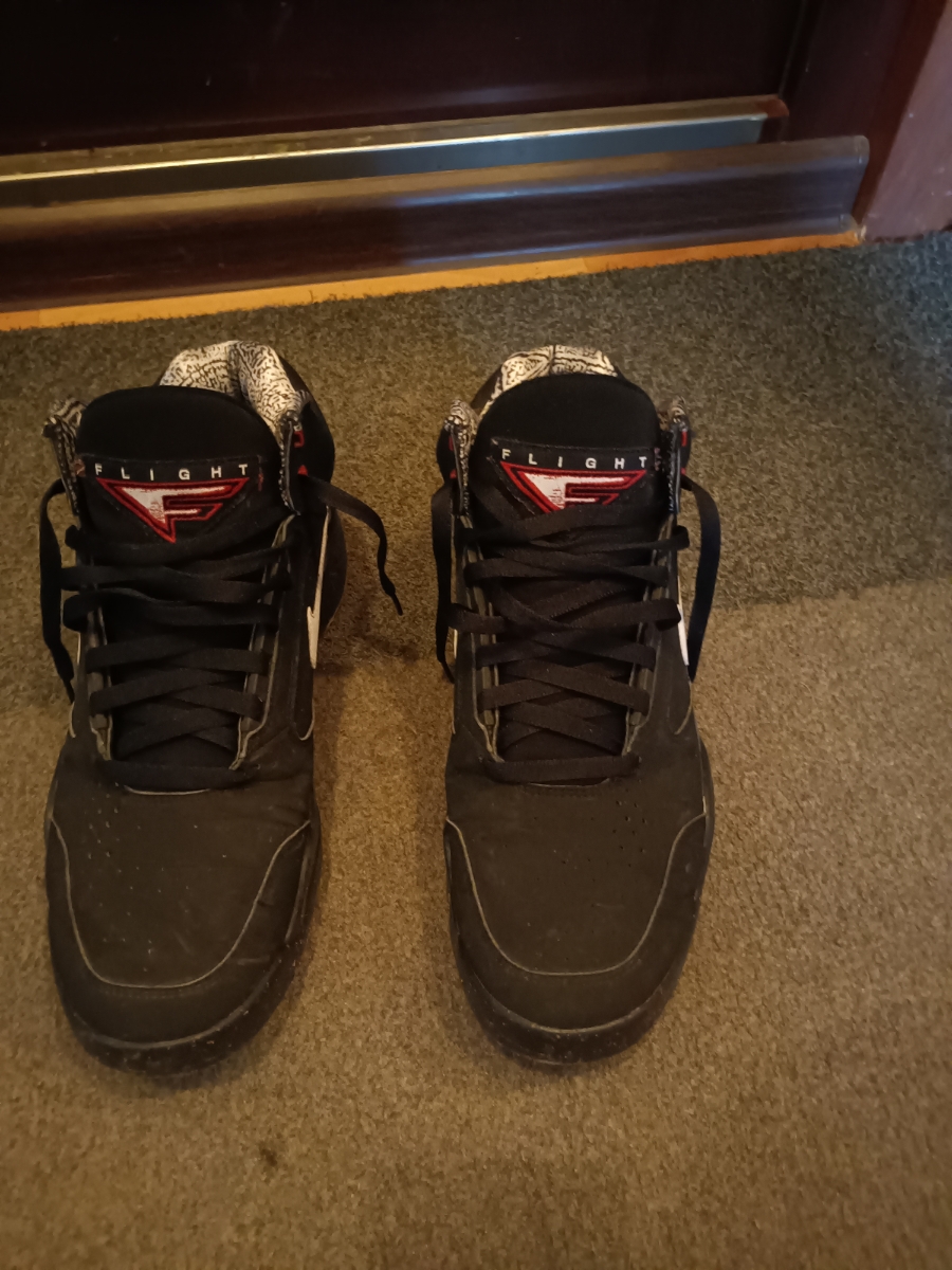 custom review-Nike Air Pilot Lite MID Топ Винтажные баскетбольные кроссовки Мужской Черный Белый