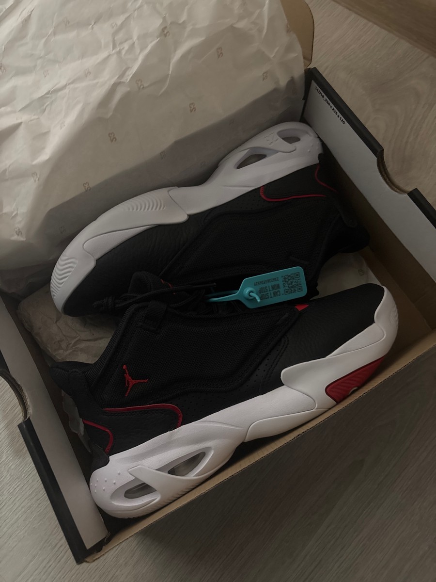 custom review-Jordan Max Aura 4 Амортизаторы Устойчивые к истиранию Бейсболка Мужской Черный