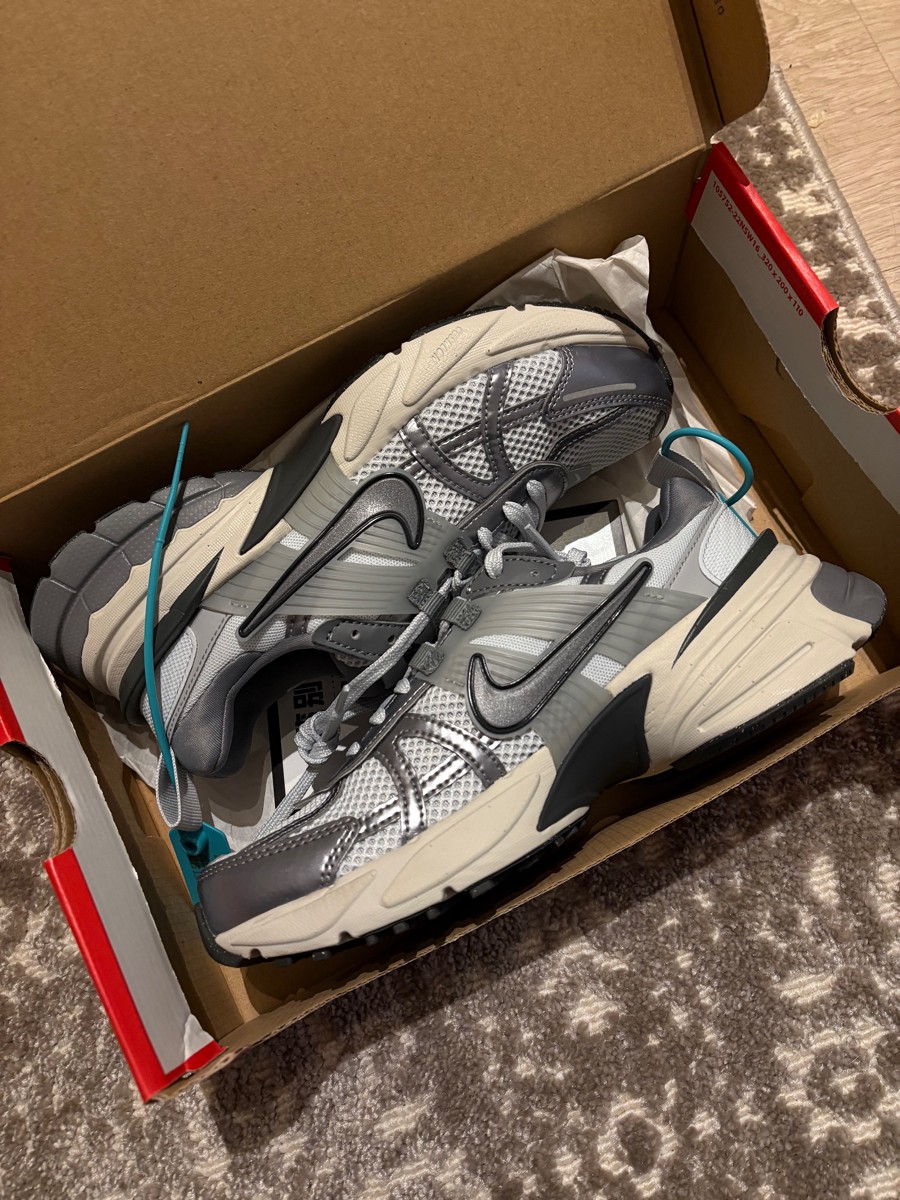 custom review-Nike V2K Run Low Топ Повседневный Городской Коммутирование Беговые кроссовки Женские Серый