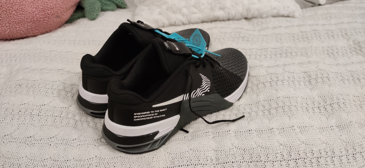 custom review-Nike Metcon 8 FlyEase Low Топ Кроссовки для тренировок Унисекс Черный Белый